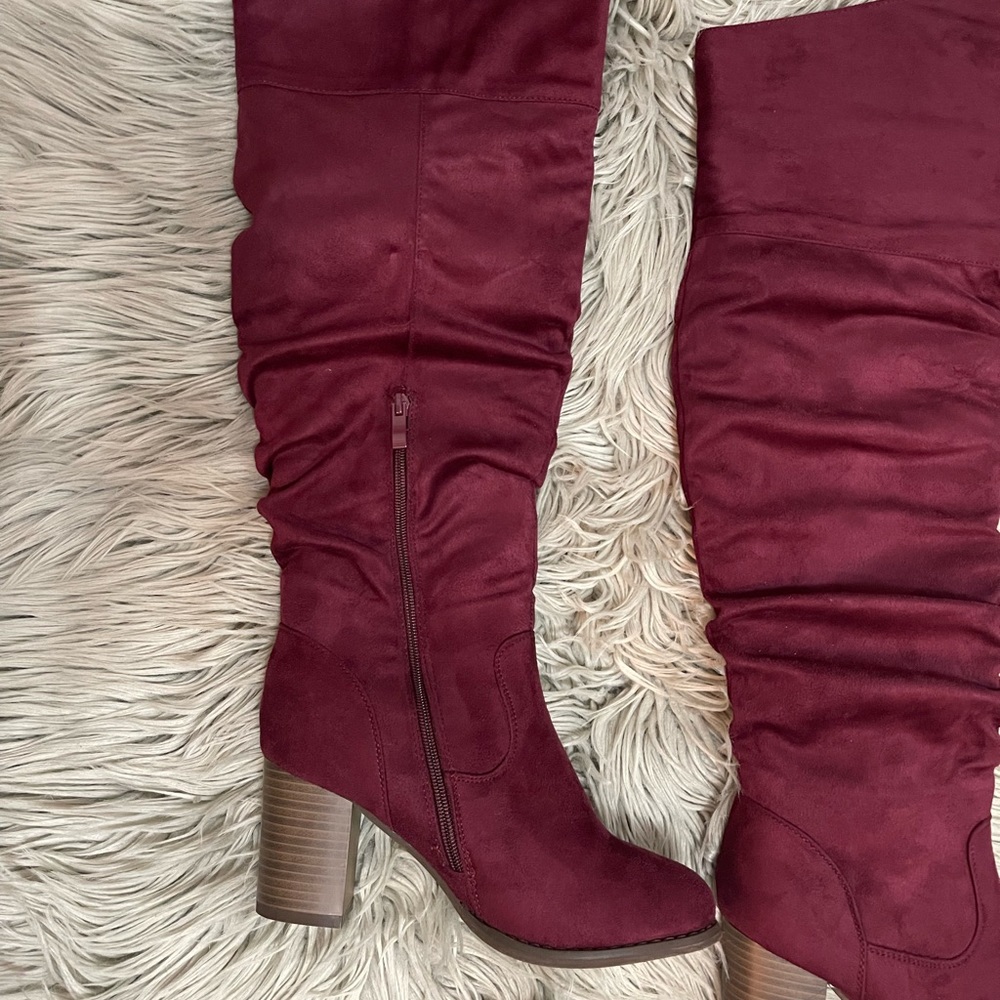 Knee High boots - Picture 2 of 4